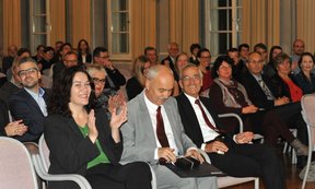 Symbolbild Rückblick