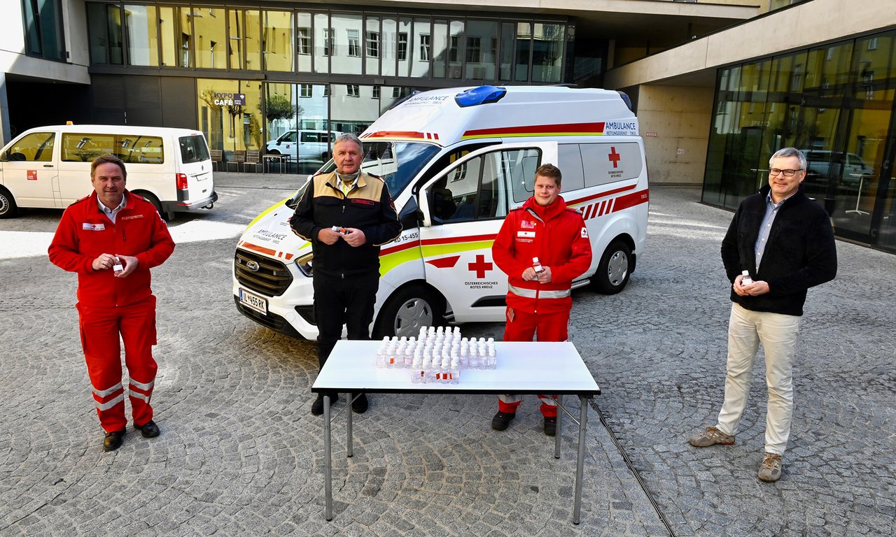 uebergabe_rotes-kreuz_nr.jpg