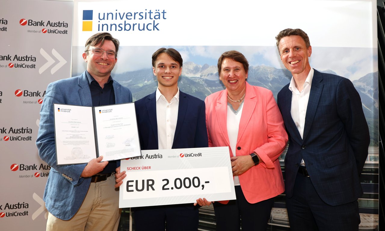 Gruppenbild mit 4 Personen