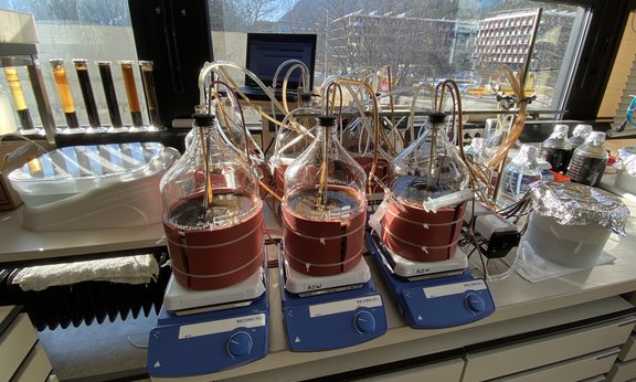 Biogas reactors in the lab