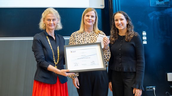 SAA_L Urkundenübergabe