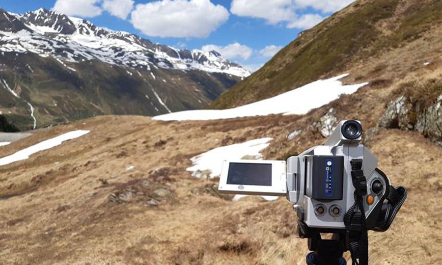 Blick in die alpine Bergwelt