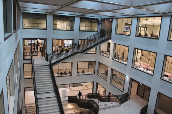 Kreis mit Inschrift "Schreibtreff" und einem Stift-Piktogramm