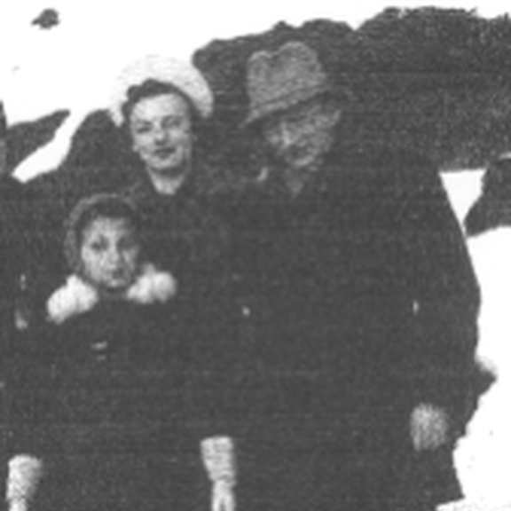 Familiefoto der Janaszewicz. Tochter, Vater und Sohn aus der Vorkriegszeit.