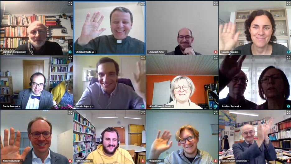 Teilnehmer*innen bei der virtuellen Preisverleihung