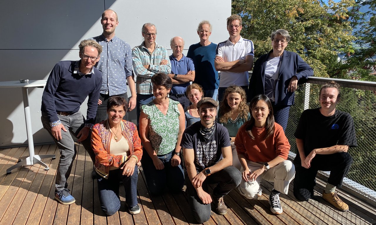 Gruppenfoto mehrerer Personen