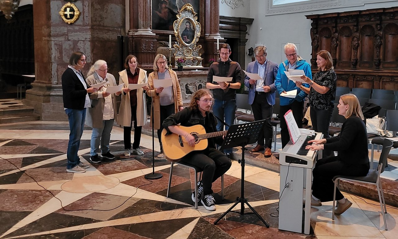 zu sehen sind Musiker*innen beim Semesterabschlussgottesdienst