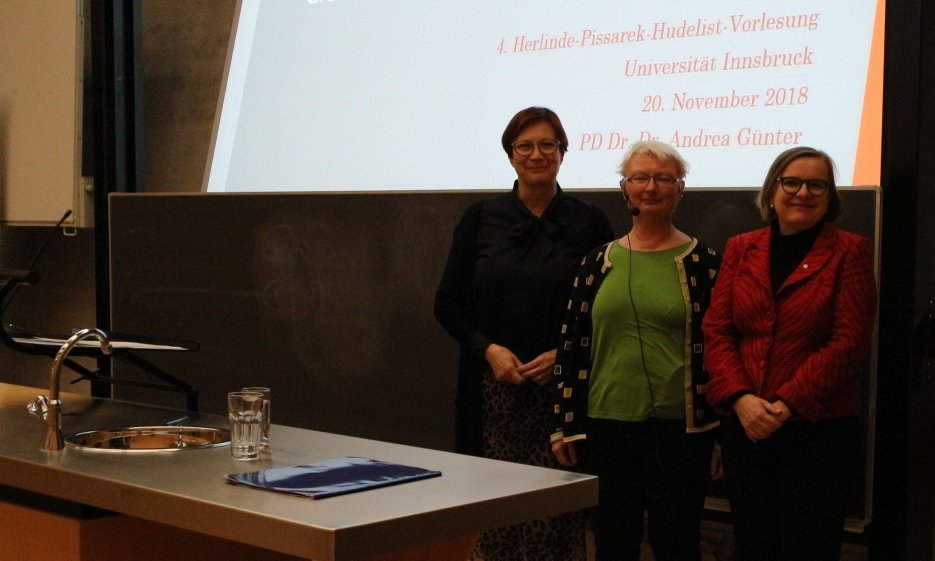 v.l.n.r. Martina Kraml, Andrea Günter, VR Ulrike Tanzer