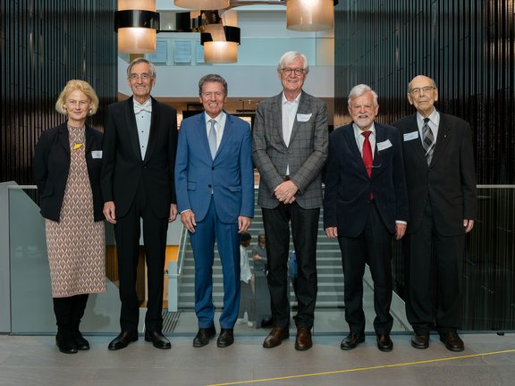 v.l.: Rektorin Veronika Sexl, Altrektoren: Tilmann Märk, Karlheinz Töchterle, Manfried Gantner, Hans Moser, Otto Muck