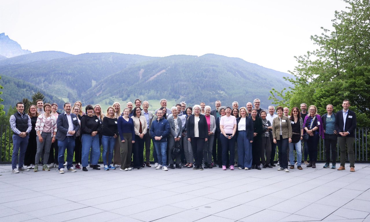 Gruppenfoto der Teilnehmer:innen
