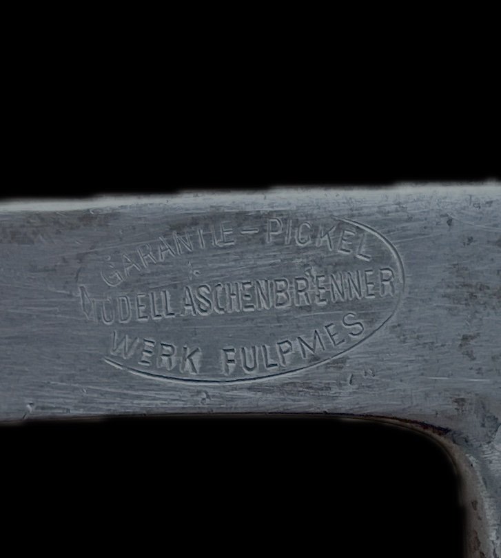 Abb. 1b - Detailaufnahme des Eispickels von H. Rebitsch: „Garantie-Pickel. Modell Aschenbrenner.