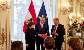 Bundespräsident Van der Bellen mit Gattin, neben ihnen Günter Köck