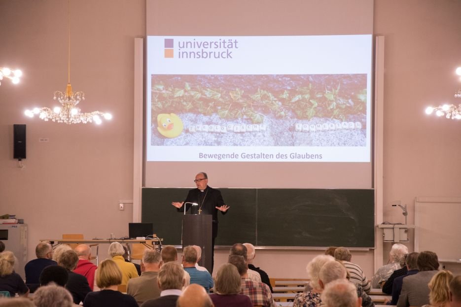 Vortragender Bischof Hermann Glettler