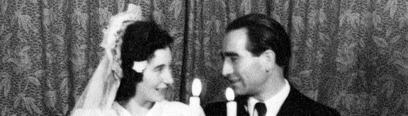 Leokadia (rechts) im Zuge des Hochzeitsmahles im Adambräu 1946 mit ihrem Ehemann Joseph