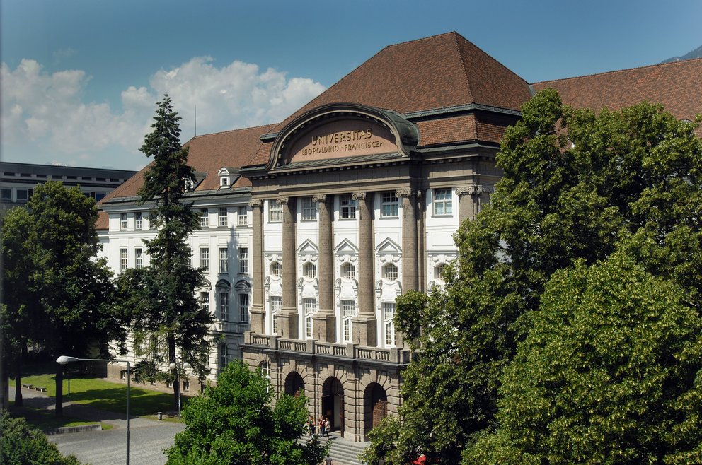 Hauptgebäude