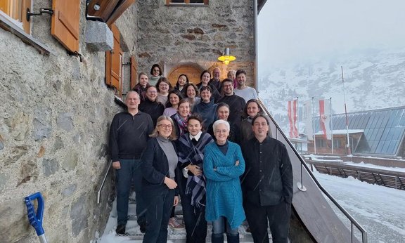 Die Teilnehmer:innen an der 8. Innsbrucker Winterschool.