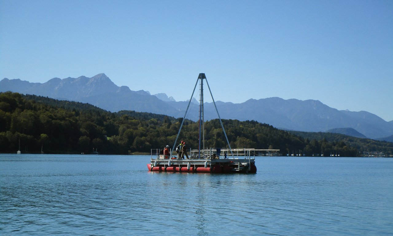 Bohrplattform auf dem Wörthersee
