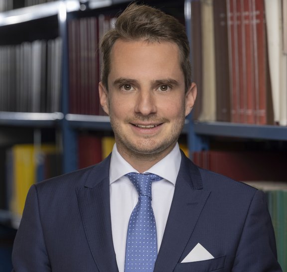 Univ. Prof. Mag. Dr. Daniel W. Blum, LLM (NYU), BSc