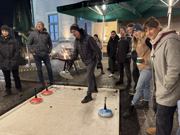 Weihnachtsfeier 2025 Eisstockschiessen Dominik