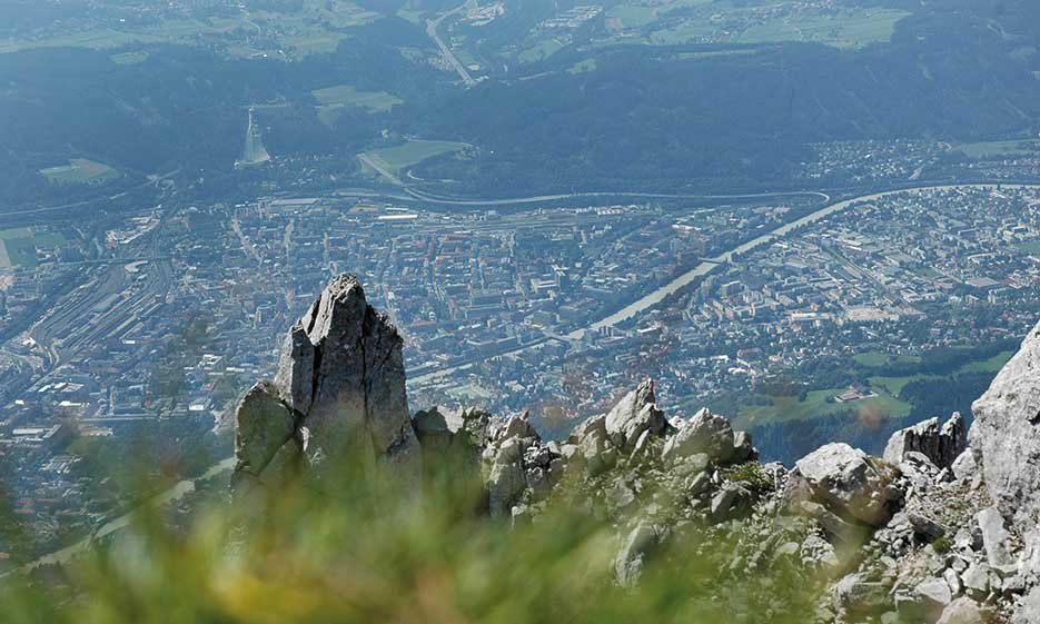 Blick auf Innsbruck vom Berg herab