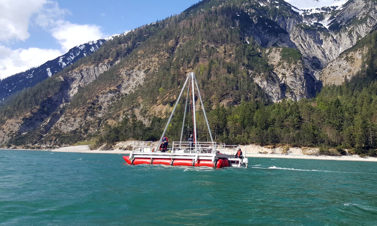 Bohrplattform am Achensee