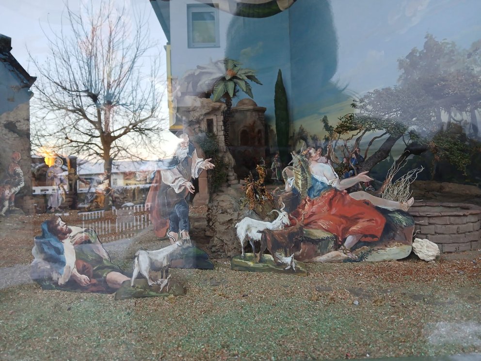 Ziegenhirtin in einer Krippe in Thauer (eigene Aufnahme Karin Lamprecht 2024)