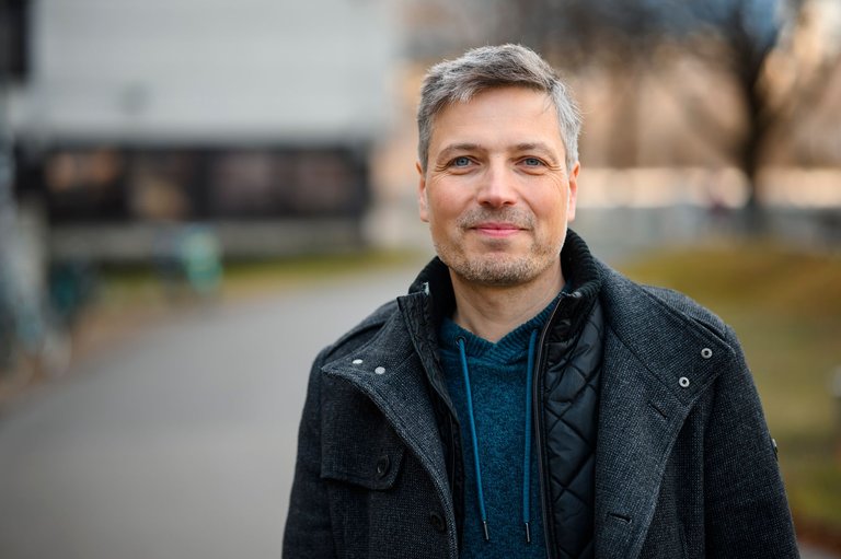 Mitarbeiter:innenporträt Gerhard Moser