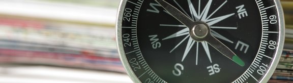 Block gezeichnet darauf vier weiße Personen, die auf einer Brücke gehalten werden von einer roten Person.