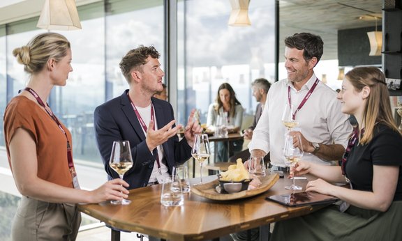 Personen im Gespräch