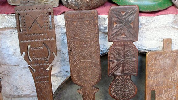 Spinnrocken auf einem Basar in Krujë 2016