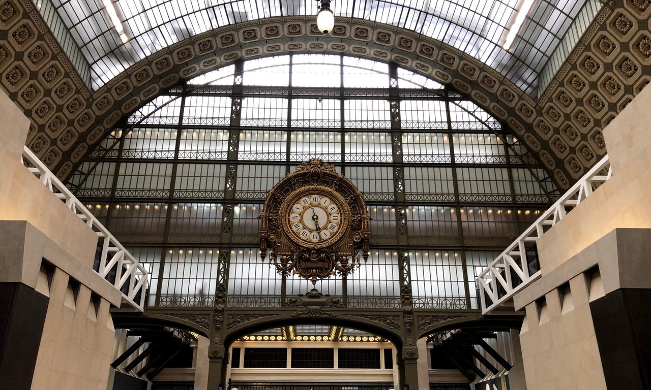 Blick in die Haupthalle des Museé d'Orsay