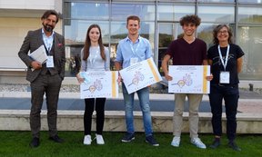 Gruppenfoto mit den Gewinnern von „Junge Forscher gesucht!“ 2020.