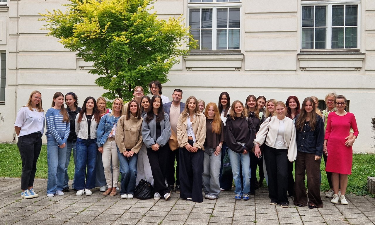 Gruppenfoto mit den Teilnehmenden