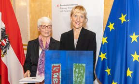 Erna Appelt mit Gabriele Possanner Preis ausgezeichnet