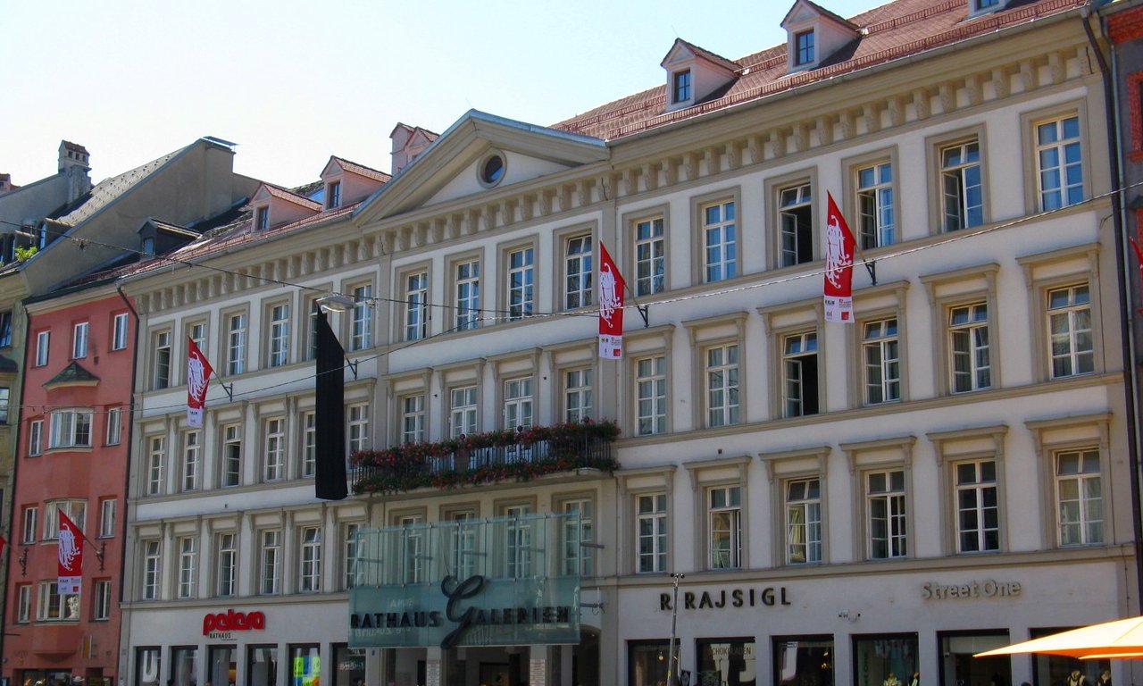 Fassade des Rathauses in Innsbruck, Tirol