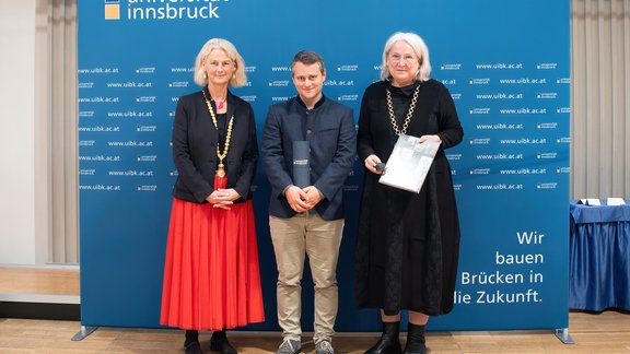 Rektorin Veronika Sexl, Maximilian Schreieck, Vizerektorin Janette Walde