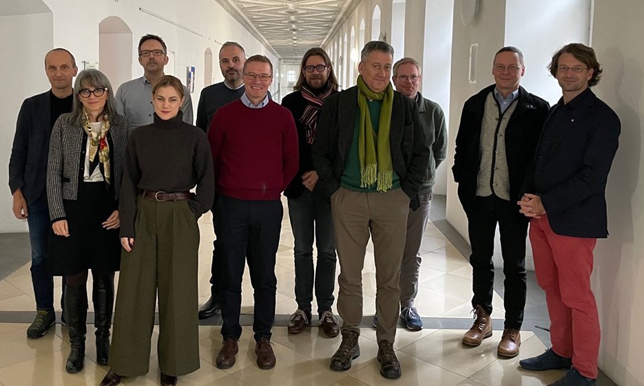 Workshop Babylonische Texte. V.l.n.r.: Michael Jursa (Wien), Benedetta Rossi (Rom), Holger Kockelmann (Leipzig), Céline Debourse (Cambridge, MA), Luigi Santopaolo (Rom), Peter Dubovský (Rom), Stefan Pfeiffer (Halle), Nathan Wasserman (Jerusalem), Daniel von Recklinghausen (Tübingen), Martin Lang (Innsbruck), Dominik Markl (Innsbruck). Bild: Maksym Verbytskyi.