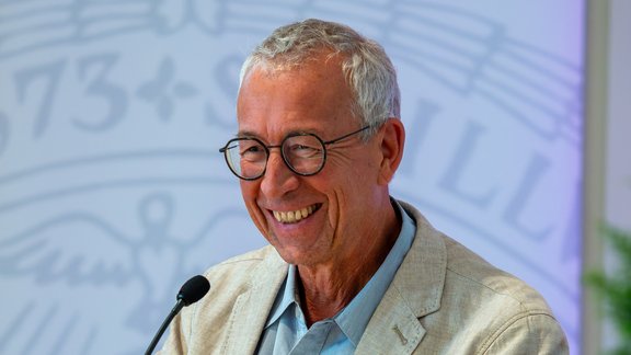 Ansprache von Erwin Vones (Betriebsratsvorsitzender des allgemeinen Universitätspersonal)