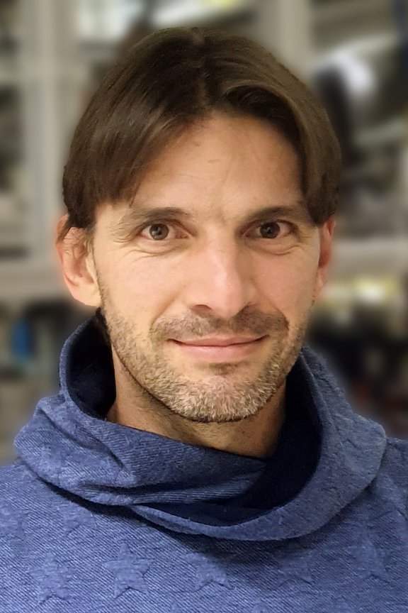 Portrait Bild Philipp Schindler