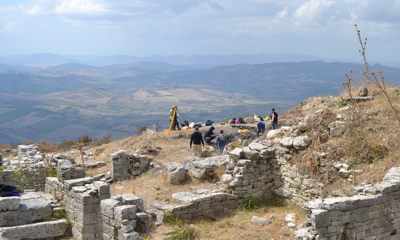 Grabung am Monte Iato