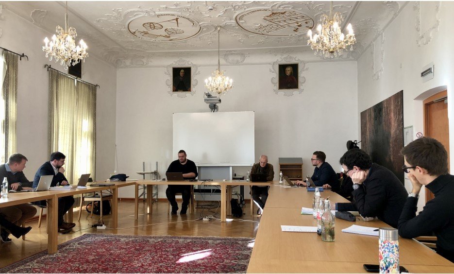 Teilnehmer*innen des Kolloquiums im Dekanatssitzungssaal