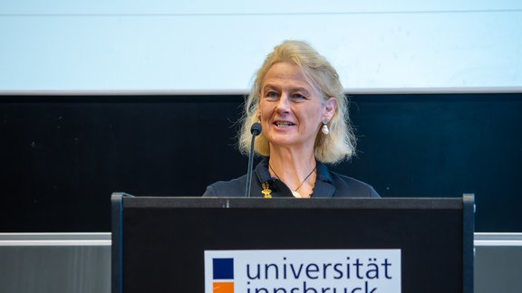 Begrüßung durch Rektorin Sexl