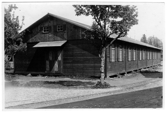 "Baracke". Foto: Anneliese Spangehl