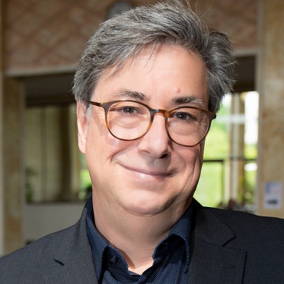 Portrait von Thomas M. Schmidt