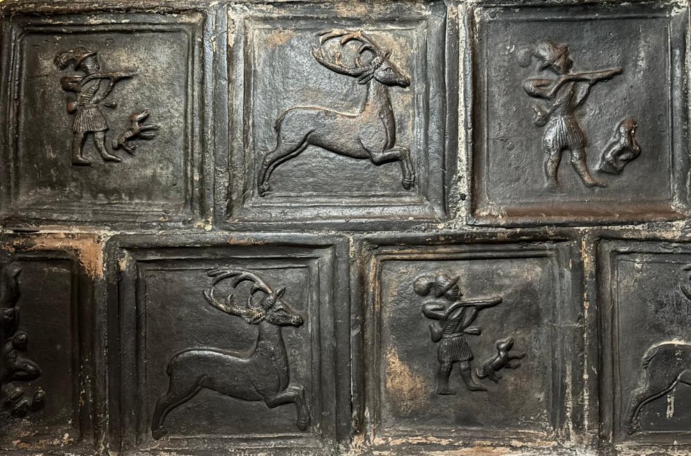 Detailaufnahme Kachelofen Tiroler Volkskunstmuseum