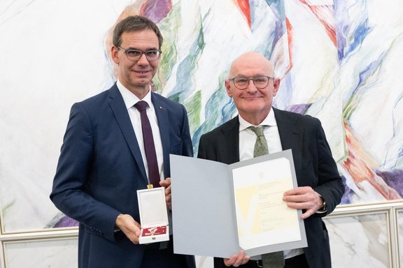 Ordensverleihung Univ.-Prof. Dr. Peter Bußjäger