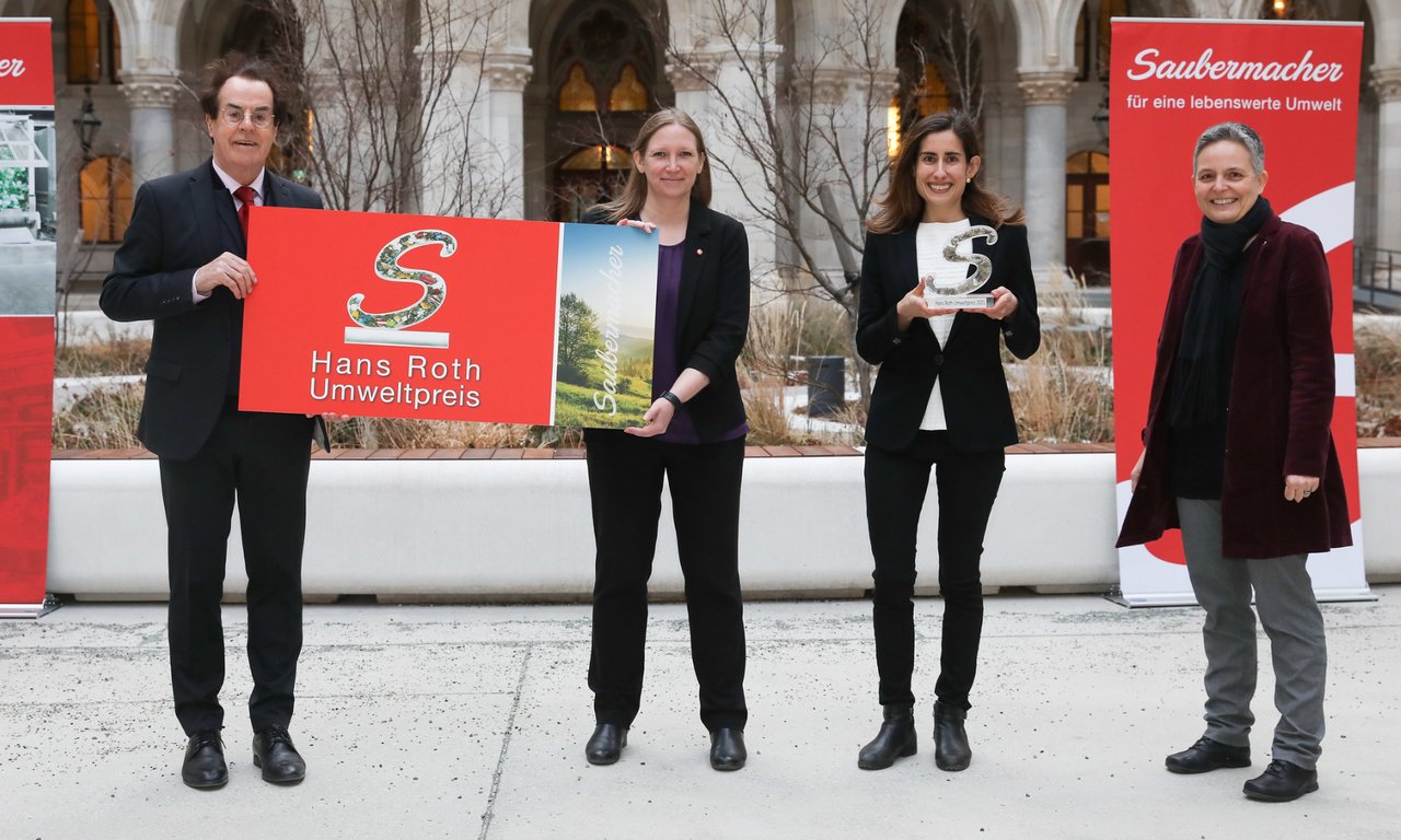 von links: Hans Roth, Saubermacher Gründer; Nina Abrahamczik, Gemeinderätin Stadt Wien; Alice do Carmo Precci Lopes, Preisträgerin Universität Innsbruck; Anke Bockreis, Professorin Universität Innsbruck