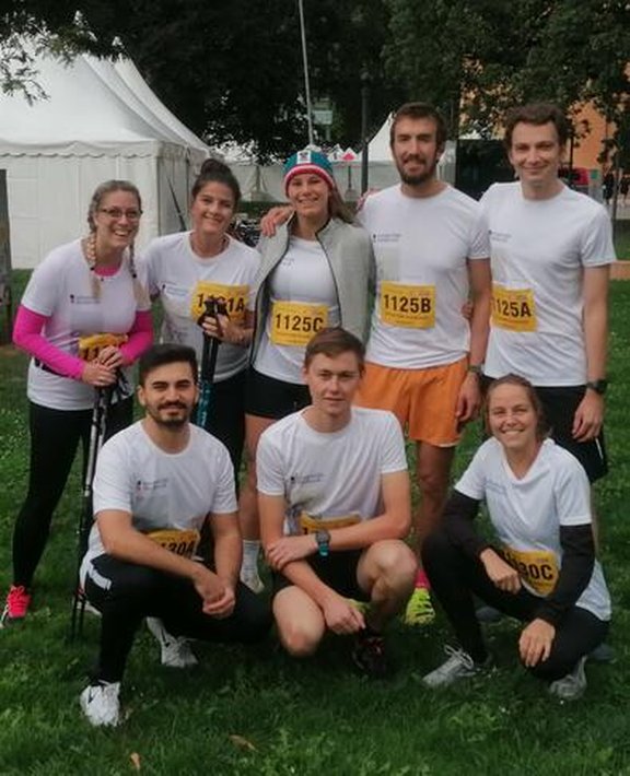 Gruppenfoto vor dem Lauf