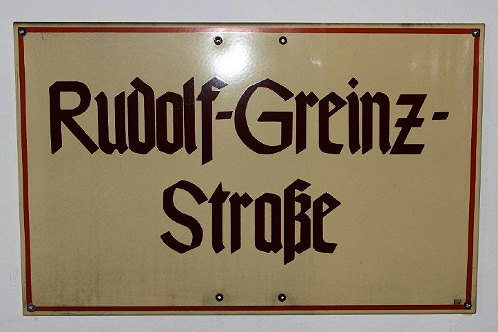 Rudolf Greinz Strasse, Innsbruck, Strassenschilder ausgetauscht 2014