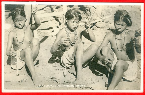 philippines_luzon_tinguian-girls-spinning